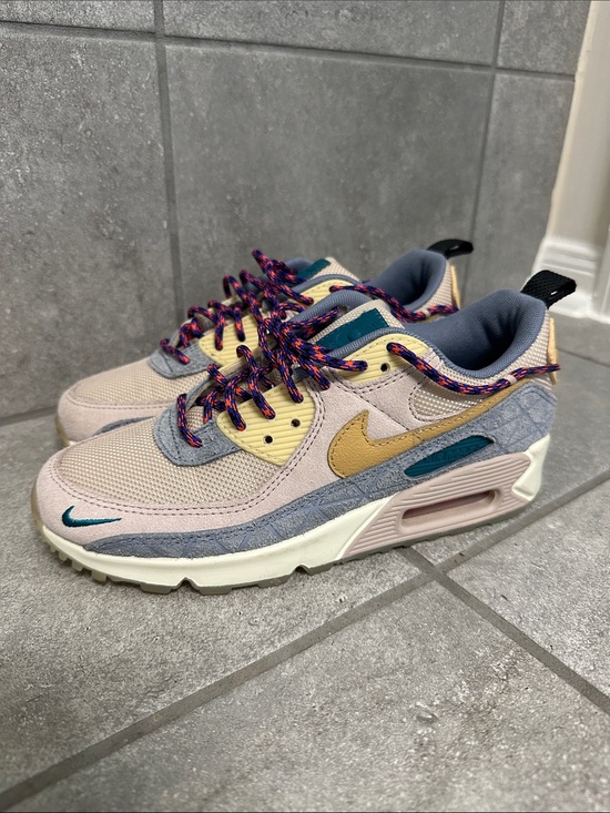 Nike Shoes - Nike Air Max 90 SE Fossil Stone Slate Sneakers size 6.5 excellent condition